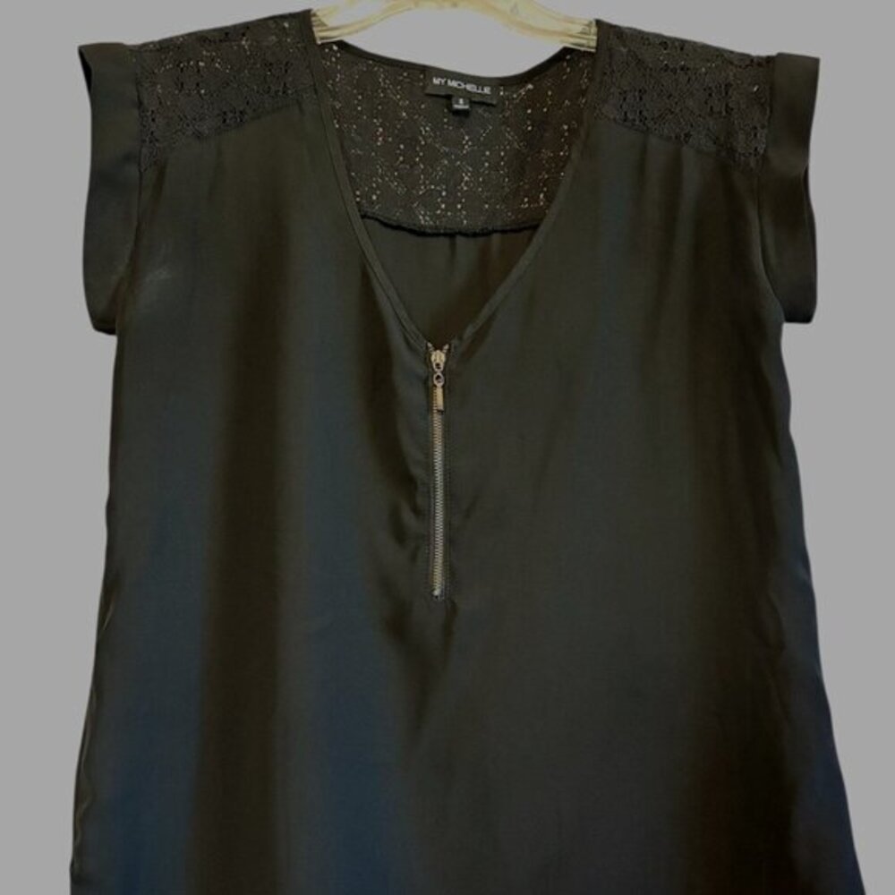 My Michelle Cap Sleeve Black Front Zip Chic Top Office Casual Size Small